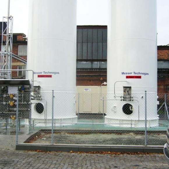 renewal of paint of bins of hydrogen - Messer Technogas